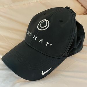 Monat Cap